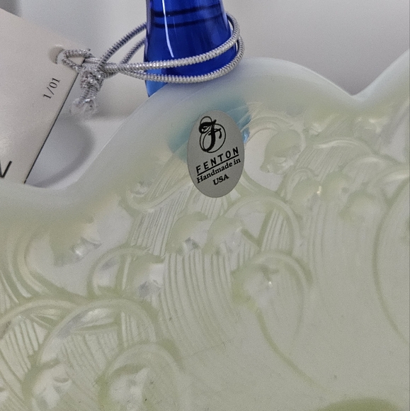 Fenton Lily of the Valley Basket - Picture 10 of 12